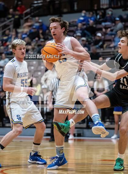Thumbnail 3 in San Juan vs. Rowland Hall (UHSAA 2A Semifinal) photogallery.