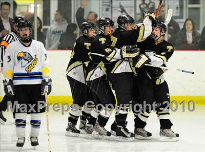 Thumbnail 2 in Trumbull vs. Avon (CIAC Division 2 Quarterfinal) photogallery.