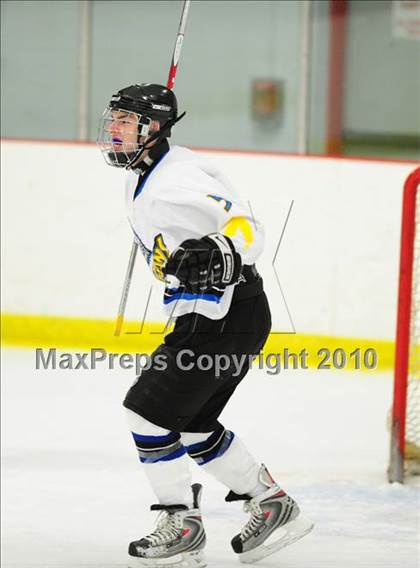 Thumbnail 3 in Trumbull vs. Avon (CIAC Division 2 Quarterfinal) photogallery.