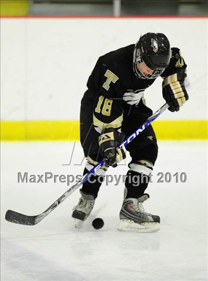 Thumbnail 1 in Trumbull vs. Avon (CIAC Division 2 Quarterfinal) photogallery.