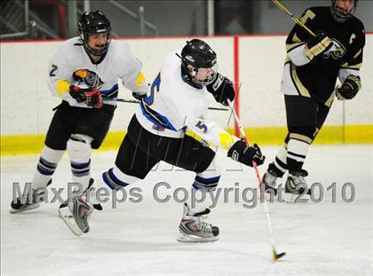 Thumbnail 2 in Trumbull vs. Avon (CIAC Division 2 Quarterfinal) photogallery.