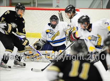 Thumbnail 1 in Trumbull vs. Avon (CIAC Division 2 Quarterfinal) photogallery.