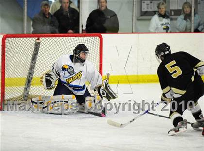 Thumbnail 1 in Trumbull vs. Avon (CIAC Division 2 Quarterfinal) photogallery.