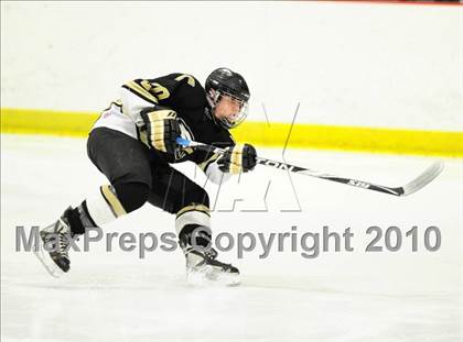 Thumbnail 2 in Trumbull vs. Avon (CIAC Division 2 Quarterfinal) photogallery.