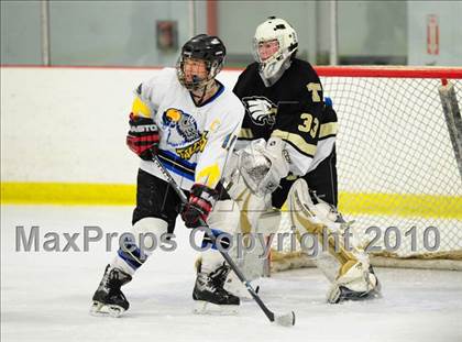 Thumbnail 1 in Trumbull vs. Avon (CIAC Division 2 Quarterfinal) photogallery.