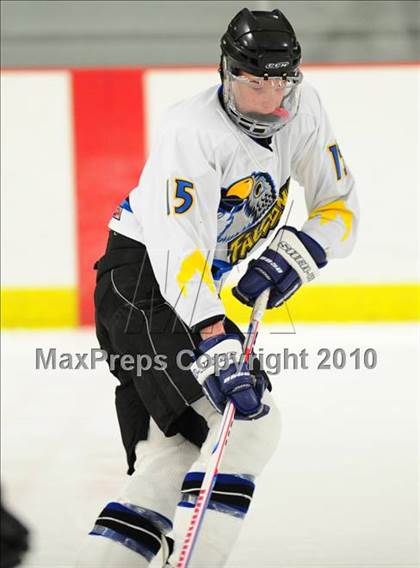 Thumbnail 2 in Trumbull vs. Avon (CIAC Division 2 Quarterfinal) photogallery.