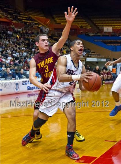 Thumbnail 1 in Tulare Union vs San Joaquin Memorial (CIF CS D2 Final) photogallery.
