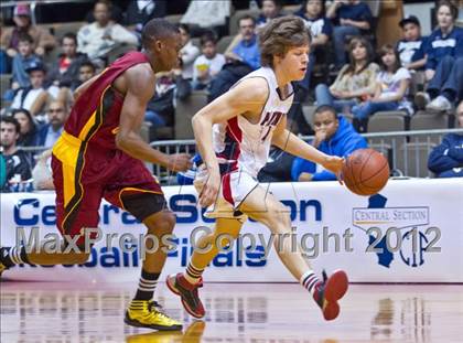 Thumbnail 2 in Tulare Union vs San Joaquin Memorial (CIF CS D2 Final) photogallery.