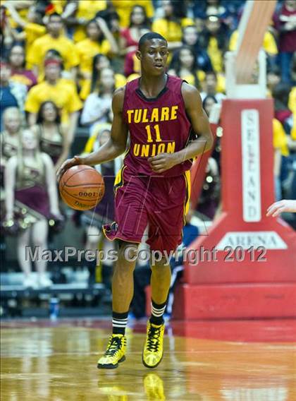 Thumbnail 3 in Tulare Union vs San Joaquin Memorial (CIF CS D2 Final) photogallery.