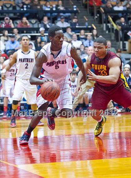 Thumbnail 2 in Tulare Union vs San Joaquin Memorial (CIF CS D2 Final) photogallery.