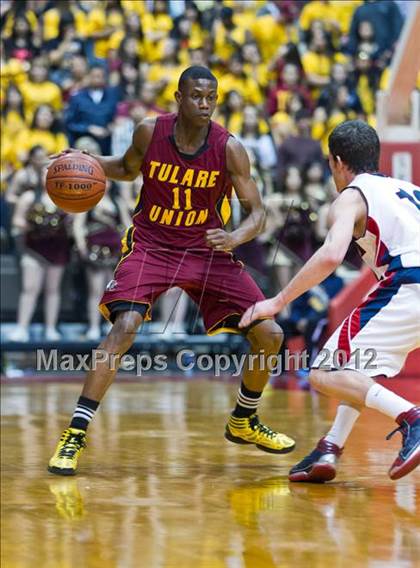 Thumbnail 1 in Tulare Union vs San Joaquin Memorial (CIF CS D2 Final) photogallery.