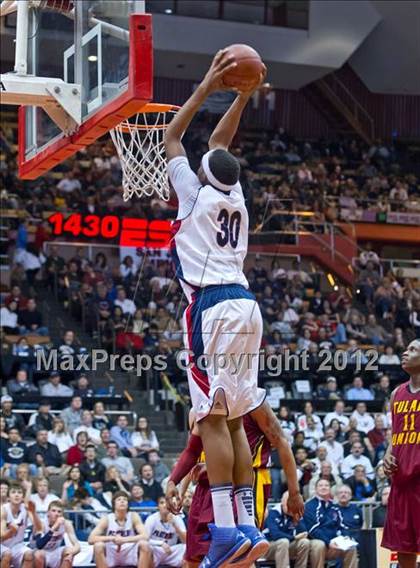 Thumbnail 3 in Tulare Union vs San Joaquin Memorial (CIF CS D2 Final) photogallery.
