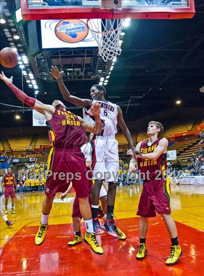 Thumbnail 2 in Tulare Union vs San Joaquin Memorial (CIF CS D2 Final) photogallery.