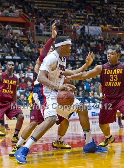 Thumbnail 1 in Tulare Union vs San Joaquin Memorial (CIF CS D2 Final) photogallery.