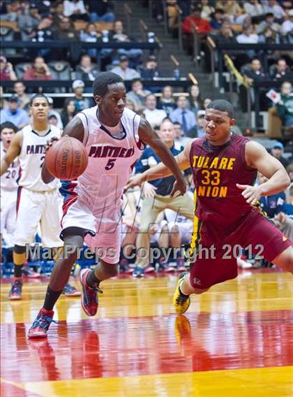 Thumbnail 1 in Tulare Union vs San Joaquin Memorial (CIF CS D2 Final) photogallery.