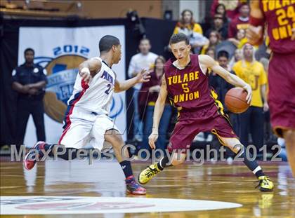 Thumbnail 3 in Tulare Union vs San Joaquin Memorial (CIF CS D2 Final) photogallery.
