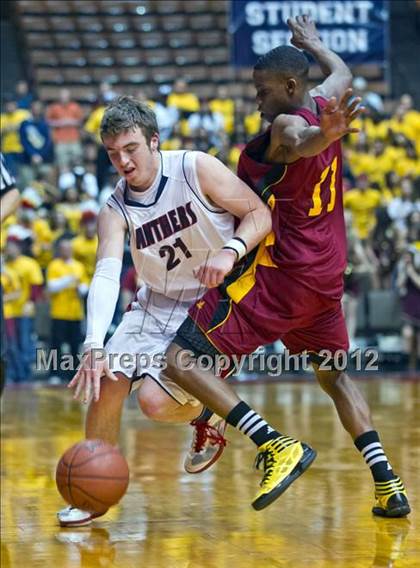 Thumbnail 3 in Tulare Union vs San Joaquin Memorial (CIF CS D2 Final) photogallery.