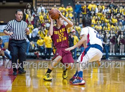 Thumbnail 3 in Tulare Union vs San Joaquin Memorial (CIF CS D2 Final) photogallery.