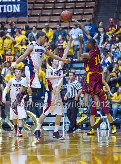 Thumbnail 1 in Tulare Union vs San Joaquin Memorial (CIF CS D2 Final) photogallery.