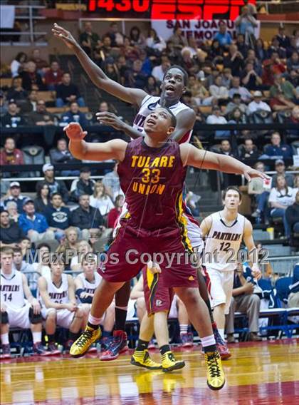 Thumbnail 2 in Tulare Union vs San Joaquin Memorial (CIF CS D2 Final) photogallery.