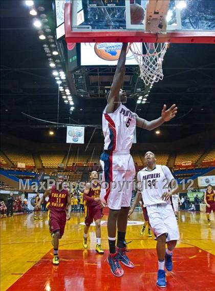 Thumbnail 3 in Tulare Union vs San Joaquin Memorial (CIF CS D2 Final) photogallery.