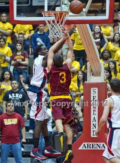 Thumbnail 3 in Tulare Union vs San Joaquin Memorial (CIF CS D2 Final) photogallery.