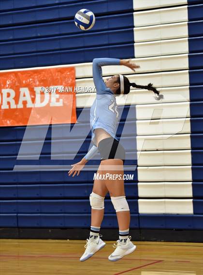 Thumbnail 3 in Kahuku vs Villa Park (Durango Fall Classic) photogallery.