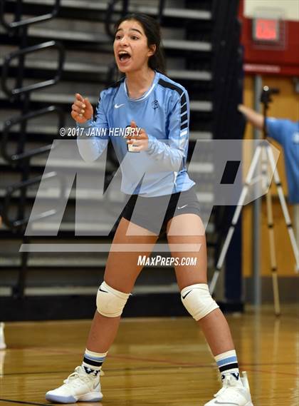 Thumbnail 3 in Kahuku vs Villa Park (Durango Fall Classic) photogallery.