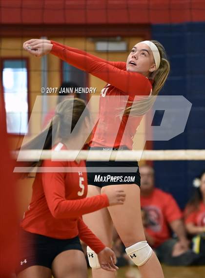 Thumbnail 2 in Kahuku vs Villa Park (Durango Fall Classic) photogallery.