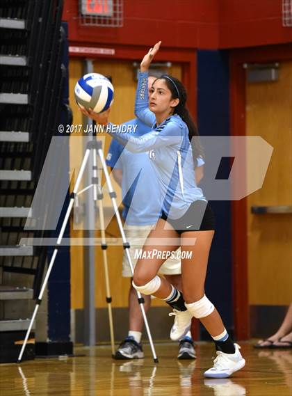 Thumbnail 2 in Kahuku vs Villa Park (Durango Fall Classic) photogallery.