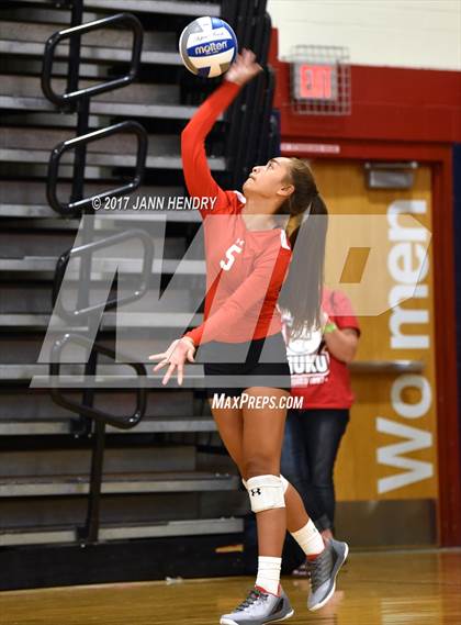 Thumbnail 1 in Kahuku vs Villa Park (Durango Fall Classic) photogallery.