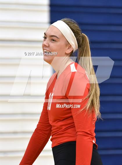 Thumbnail 3 in Kahuku vs Villa Park (Durango Fall Classic) photogallery.