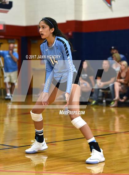 Thumbnail 3 in Kahuku vs Villa Park (Durango Fall Classic) photogallery.