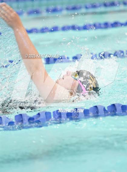 Thumbnail 3 in Warren Woods-Tower vs. Cousino (Titan Relays) photogallery.