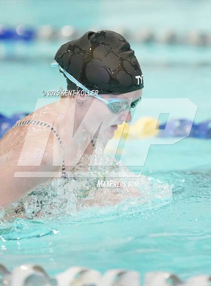 Thumbnail 1 in Warren Woods-Tower vs. Cousino (Titan Relays) photogallery.