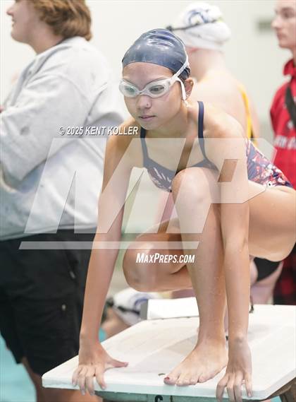 Thumbnail 1 in Warren Woods-Tower vs. Cousino (Titan Relays) photogallery.