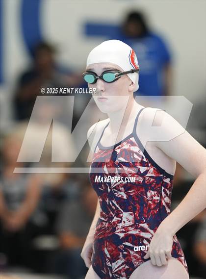 Thumbnail 3 in Warren Woods-Tower vs. Cousino (Titan Relays) photogallery.