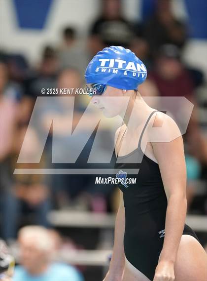 Thumbnail 3 in Warren Woods-Tower vs. Cousino (Titan Relays) photogallery.