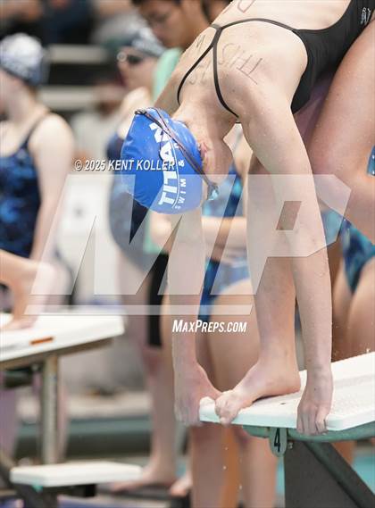 Thumbnail 1 in Warren Woods-Tower vs. Cousino (Titan Relays) photogallery.