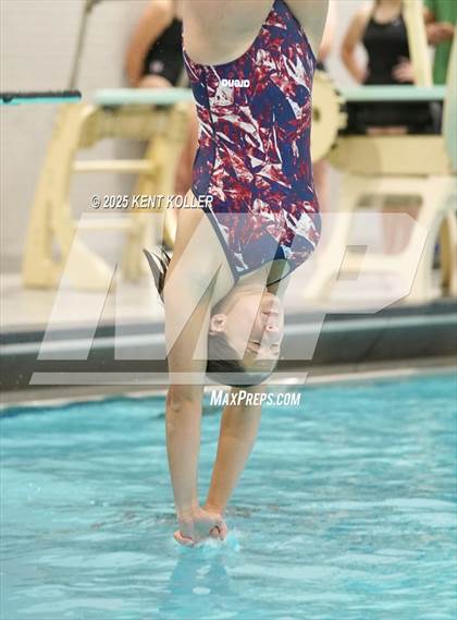 Thumbnail 2 in Warren Woods-Tower vs. Cousino (Titan Relays) photogallery.