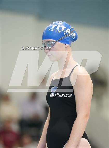 Thumbnail 2 in Warren Woods-Tower vs. Cousino (Titan Relays) photogallery.