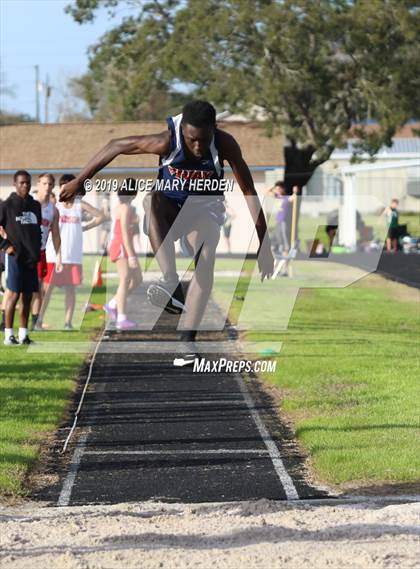 Thumbnail 2 in Springstead Invitational photogallery.
