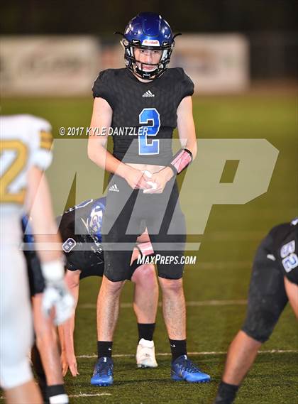 Thumbnail 2 in Gunter vs. Henrietta (UIL 3A Division 2 Region 2 Bi-District) photogallery.