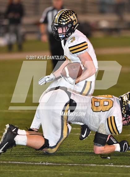 Thumbnail 2 in Gunter vs. Henrietta (UIL 3A Division 2 Region 2 Bi-District) photogallery.