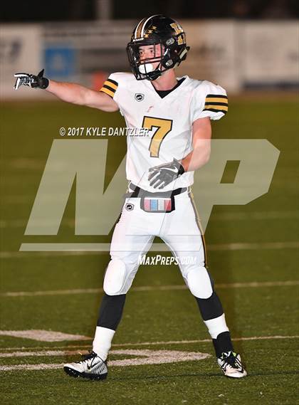 Thumbnail 1 in Gunter vs. Henrietta (UIL 3A Division 2 Region 2 Bi-District) photogallery.