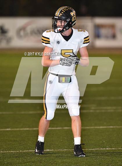 Thumbnail 2 in Gunter vs. Henrietta (UIL 3A Division 2 Region 2 Bi-District) photogallery.