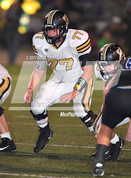 Thumbnail 1 in Gunter vs. Henrietta (UIL 3A Division 2 Region 2 Bi-District) photogallery.