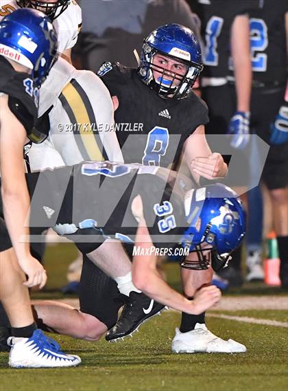 Thumbnail 2 in Gunter vs. Henrietta (UIL 3A Division 2 Region 2 Bi-District) photogallery.