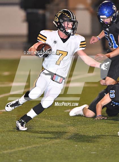 Thumbnail 2 in Gunter vs. Henrietta (UIL 3A Division 2 Region 2 Bi-District) photogallery.