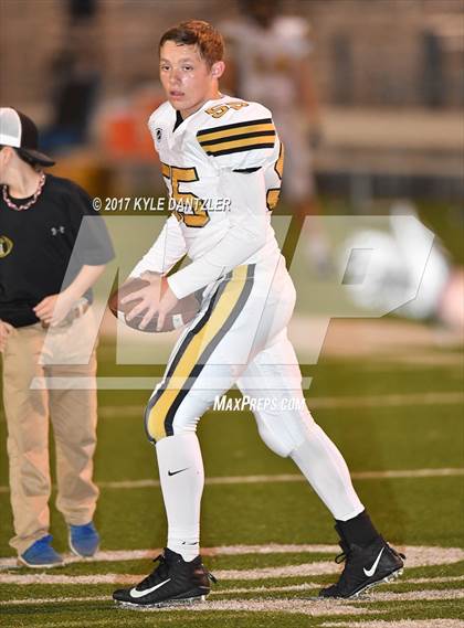 Thumbnail 1 in Gunter vs. Henrietta (UIL 3A Division 2 Region 2 Bi-District) photogallery.